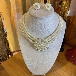NWT Elegant Pearl Bead Jewelry Set